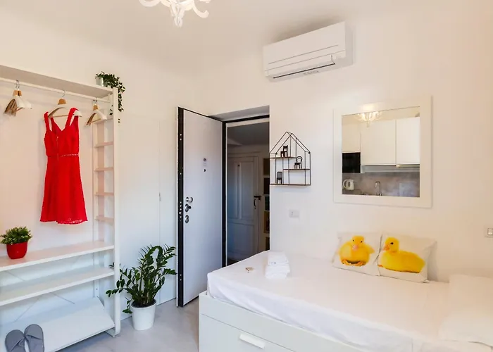 Commenda White Milano