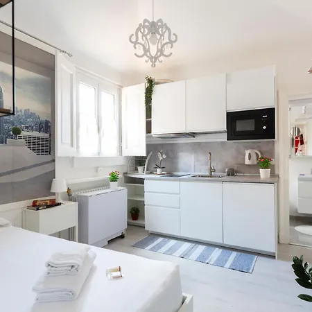 Commenda White * Milano