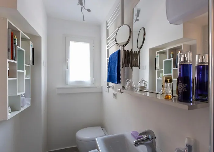 Apartment Commenda White