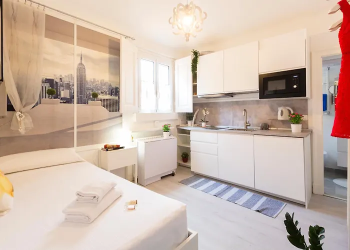 Apartment Commenda White