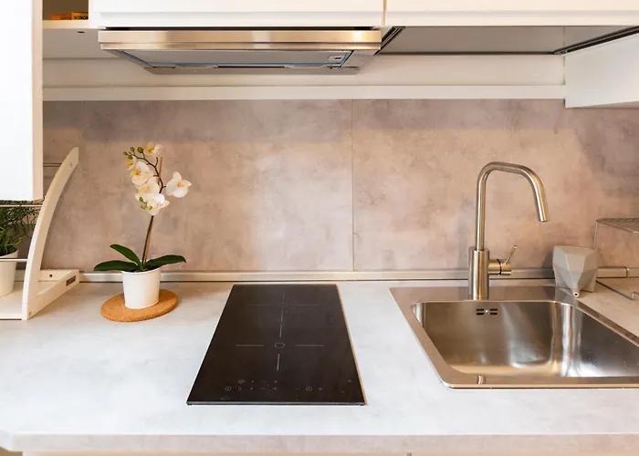 Apartment Commenda White