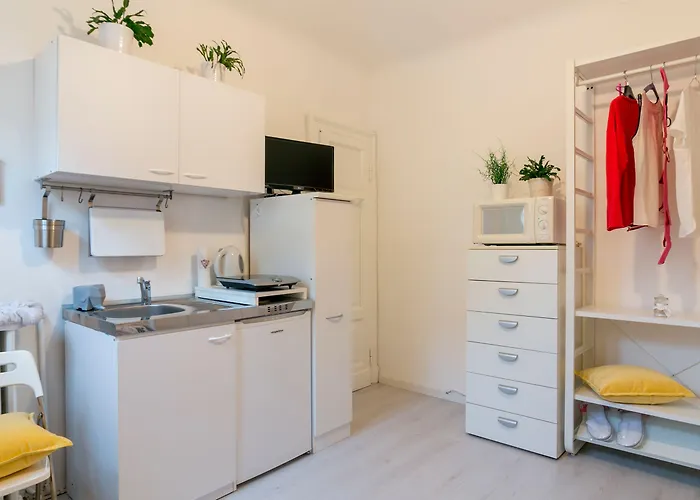 Commenda White Apartment *